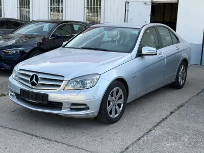 Gebraucht Mercedes C180 156 PS (114 kW) 2010 Silber Limousine