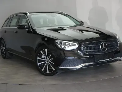 Gebraucht Mercedes E300 306 PS (225 kW) 2022 Schwarz Limousine