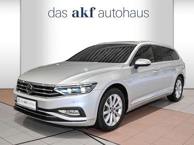 Scale silver metallic Gebraucht 2023 VW Passat Elegance Kombi | 30.950 € (Teuer)