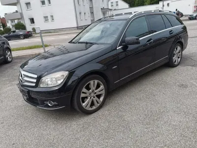 Gebraucht Mercedes C220 Avantgarde 170 PS (125 kW) 2010 Schwarz Limousine