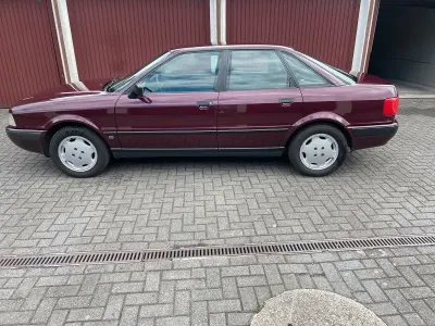 Używany Audi 80 Sport 116 KM (85 kW) 1995 Czerwony Sedan/Limuzyna