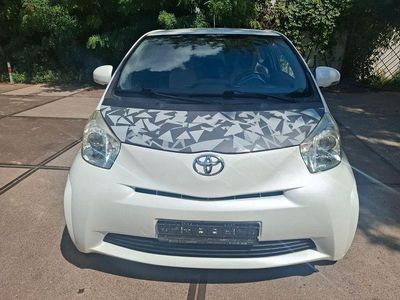 Toyota iQ