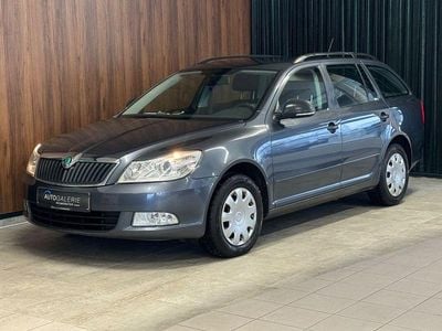 Grau Gebraucht 2011 Skoda Octavia Kombi | 3.490 € (Superpreis)