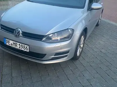 Gebraucht VW Golf VII LOUNGE 86 PS (63 kW) 2015 Silber Limousine