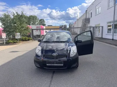 Gebraucht Toyota Yaris 69 PS (50 kW) 2010 Schwarz Kleinwagen