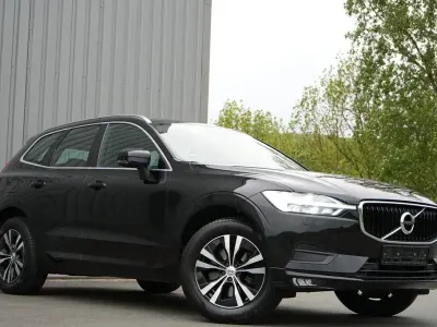 Używany Volvo XC60 Momentum 250 KM (183 kW) 2019 Czarny SUV