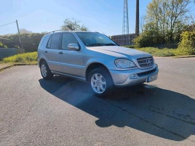 Second-hand Mercedes ML350 235 CP (172 kW) 2003 Argintiu SUV
