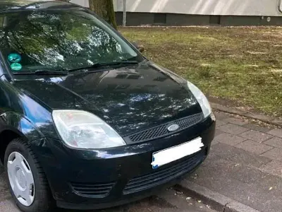 Gebraucht Ford Fiesta 69 PS (50 kW) 2005 Blau Kleinwagen