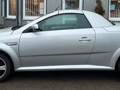 Używany Opel Tigra Sport 125 KM (91 kW) 2004 Srebrny Kabriolet