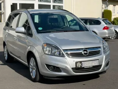 Gebraucht Opel Zafira Family 140 PS (102 kW) 2014 Silber Van / Kleinbus