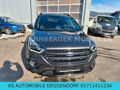 Second-hand Ford Kuga ST-Line 150 CP (110 kW) 2019 Gri SUV