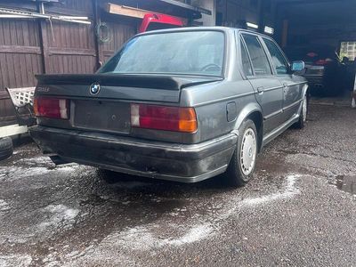 Gebraucht BMW 325 171 PS (125 kW) 1986 Grau Limousine