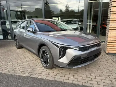 Neu Kia K4 150 PS (110 kW) 2026 Stahl grau Kombi