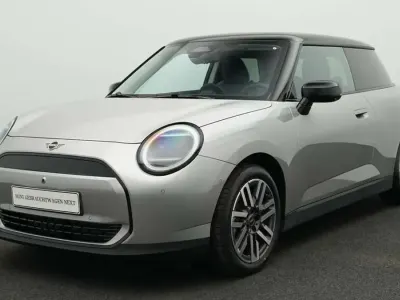 Używany Mini Cooper Classic 135 kW (184 KM) 2025 Szary Hatchback