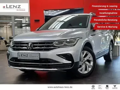 Gebraucht VW Tiguan Elegance 150 PS (110 kW) 2023 Reflexsilber (metallic) SUV