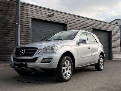 Gebraucht Mercedes ML350 231 PS (169 kW) 2010 Silber SUV