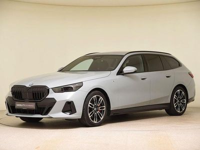 Gebraucht BMW 540 M Sport 303 PS (222 kW) 2025 Grau Kombi