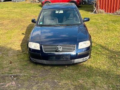Gebraucht VW Passat 116 PS (85 kW) 2001 Blau Limousine