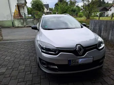 Gebraucht Renault Mégane GrandTour 110 PS (80 kW) 2015 Grau Kombi
