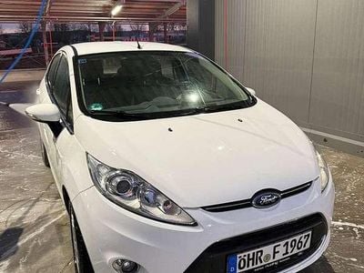 Gebraucht Ford Fiesta Titanium 82 PS (60 kW) 2011 Weiß Kleinwagen