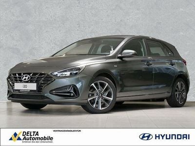 Gebraucht Hyundai i30 Trend 120 PS (88 kW) 2022 Amazon grey / met Limousine