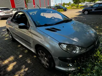Gebraucht Peugeot 206 CC 109 PS (80 kW) 2003 Grau Cabrio