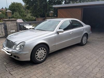 Mercedes E200