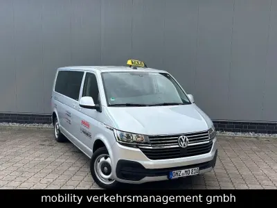 Usata VW Caravelle 204 CV (150 kW) 2024 Argento Furgone