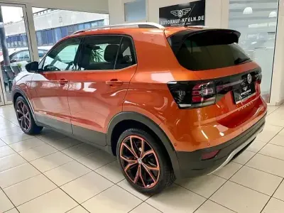 Gebraucht VW T-Cross Style 116 PS (85 kW) 2019 Energetic orange metallic SUV