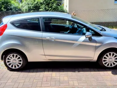 Gebraucht Ford Fiesta Champions Edition 82 PS (60 kW) 2012 Silber Limousine
