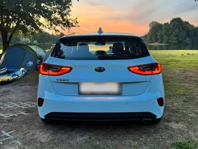 Gebraucht Kia Ceed 140 PS (102 kW) 2019 Weiß Kleinwagen