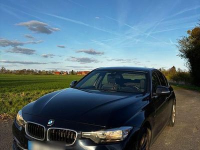 Gebraucht BMW 318 Sport Line 136 PS (100 kW) 2016 Blau Limousine