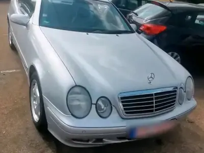 Używany Mercedes CLK200 Avantgarde 165 KM (121 kW) 2000 Srebrny Coupe