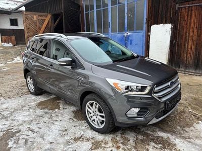 Gebraucht Ford Kuga Titanium 179 PS (131 kW) 2017 Grau SUV