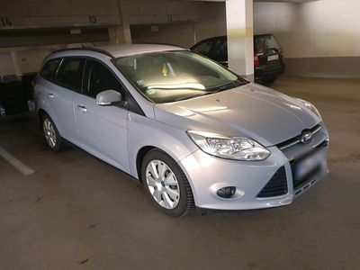 Gebraucht Ford Focus 120 PS (88 kW) 2012 Grau Limousine