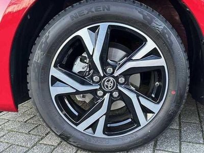 Gebraucht Toyota Yaris Style 125 PS (91 kW) 2024 Rot Kleinwagen