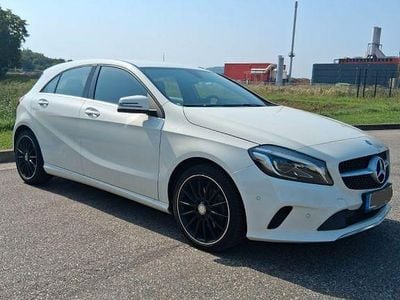 Gebraucht Mercedes A160 102 PS (75 kW) 2016 Weiß Limousine