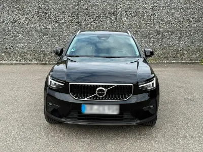 Gebraucht Volvo XC40 163 PS (119 kW) 2023 Schwarz SUV