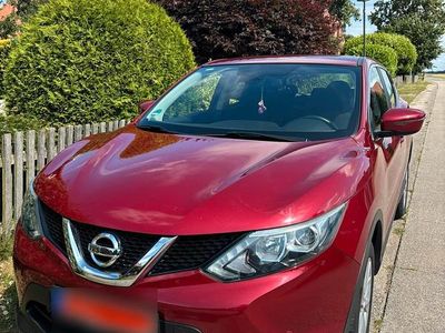 Gebraucht Nissan Qashqai Acenta 130 PS (95 kW) 2016 Rot SUV