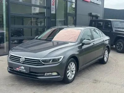 Gebraucht VW Passat Comfortline 150 PS (110 kW) 2016 Grau Limousine