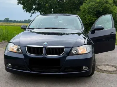 Gebraucht BMW 318 129 PS (94 kW) 2007 Blau Limousine