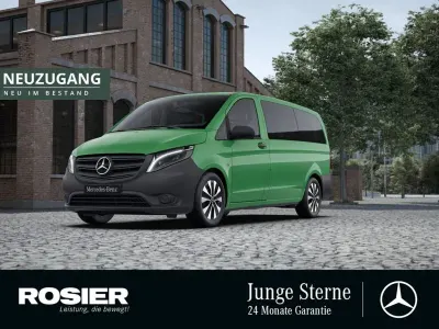 Gebraucht Mercedes Vito 237 PS (174 kW) 2022 Grün / verkehrsgrün Van