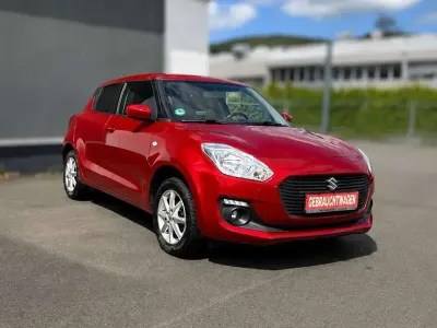 Usata Suzuki Swift Comfort 90 CV (66 kW) 2020 Rosso Utilitaria