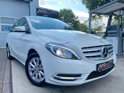 Gebraucht Mercedes B200 156 PS (114 kW) 2013 Weiß Van / Kleinbus