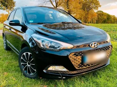 Gebraucht Hyundai i20 YES! 84 PS (61 kW) 2017 Schwarz Limousine