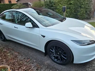 Gebraucht Tesla Model 3 Standard Range 208 kW (283 PS) 2023 Weiß Limousine