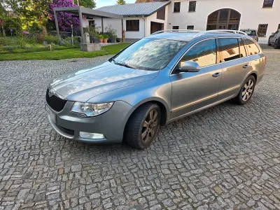 Gebraucht Skoda Superb 160 PS (117 kW) 2010 Silber Kombi