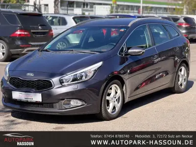 Gebraucht Kia Ceed Sportswagon Spirit 135 PS (99 kW) 2013 Grau Kombi