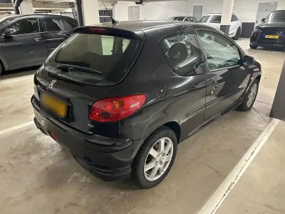 Gebraucht Peugeot 206 110 PS (80 kW) 2004 Schwarz Kleinwagen