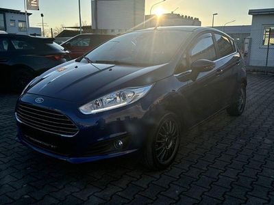Gebraucht Ford Fiesta Titanium 140 PS (102 kW) 2016 Blau Limousine